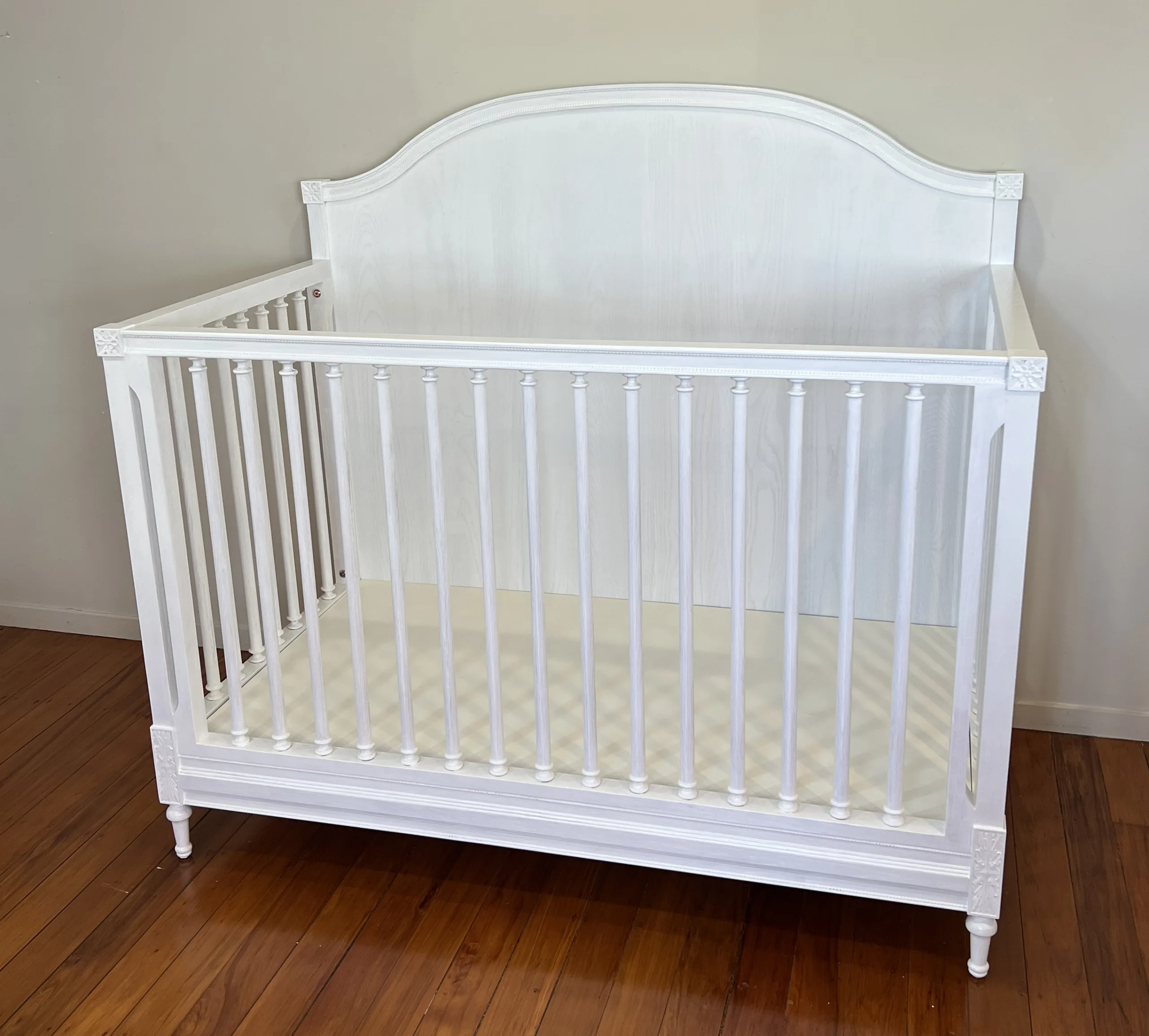 baby cot